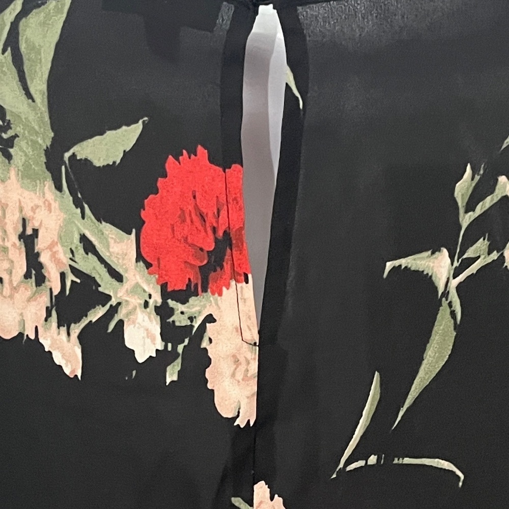 Vince Camuto Blouse Size Small - Picture 4 of 7